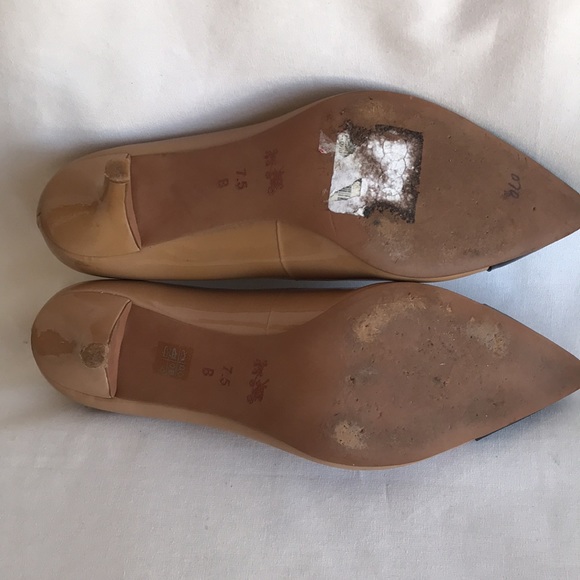 Coach New York black and tan pointy toe heels with gold nameplate, size 7.5 B - Picture 7 of 8
